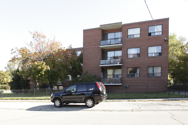 Gitta Apartments in Toronto, ON - Building Photo - Building Photo