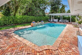 6640 Tarrega St in Coral Gables, FL - Building Photo - Building Photo