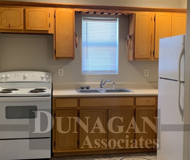 206 S Mesa St-Unit -B in Carlsbad, NM - Building Photo - Building Photo