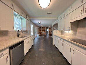 5908 Wedgmont Cir N in Fort Worth, TX - Building Photo - Building Photo