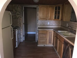 10032 Hwy 421 S in Trade, TN - Foto de edificio - Building Photo