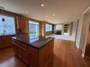 36101 SE Turnberry St in Snoqualmie, WA - Building Photo - Building Photo