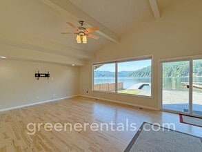 1501 Summit Lake Shore Rd NW in Olympia, WA - Building Photo - Building Photo