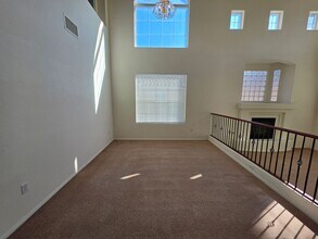 532 Fynn Valley Dr in Las Vegas, NV - Building Photo - Building Photo