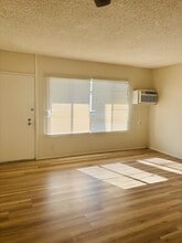 Romaine Street Apartments in Los Angeles, CA - Building Photo - Building Photo