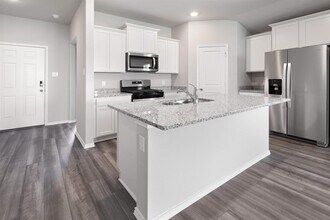 2517 River Wy Dr in Navasota, TX - Building Photo - Building Photo