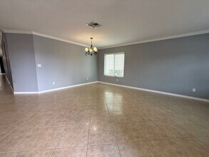 5574 43rd Ct in Vero Beach, FL - Building Photo - Building Photo