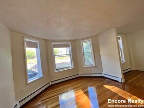 311 Tappan St, Unit 6 in Brookline, MA - Building Photo - Building Photo