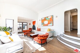 1761 N Orange Grove Ave in Los Angeles, CA - Building Photo - Building Photo