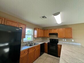 191 SE El Sito Ct in Port St. Lucie, FL - Building Photo - Building Photo