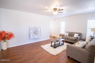 11525 Tony Ponce Dr in El Paso, TX - Building Photo - Building Photo