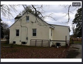 2619 Hilliard Rd in Henrico, VA - Foto de edificio - Building Photo