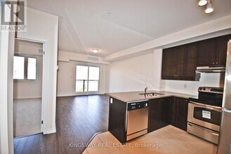 570 Lolita Gardens in Mississauga, ON - Building Photo - Building Photo