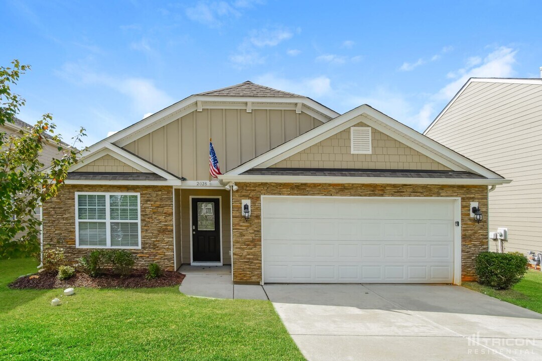 2028 Stoney Pointe Cir in Monroe, NC - Building Photo