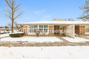 5714 Troy Villa Blvd in Huber Heights, OH - Building Photo