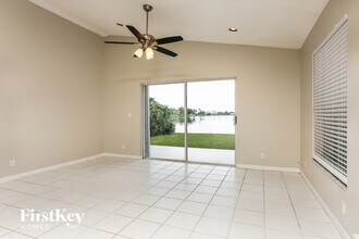 3202 W Buena Vista Dr in Margate, FL - Building Photo - Building Photo