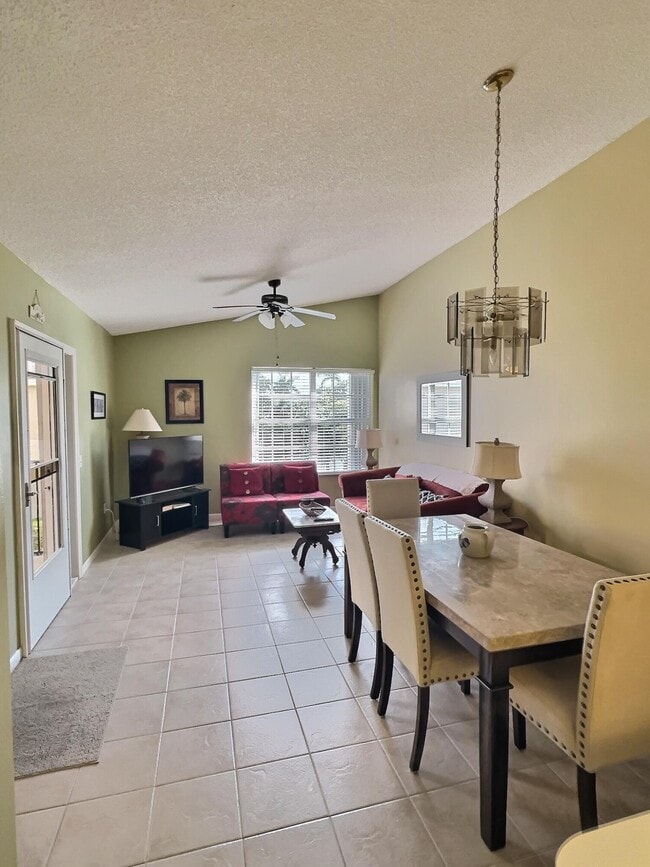 117 Waterside Dr in Hypoluxo, FL - Building Photo - Building Photo