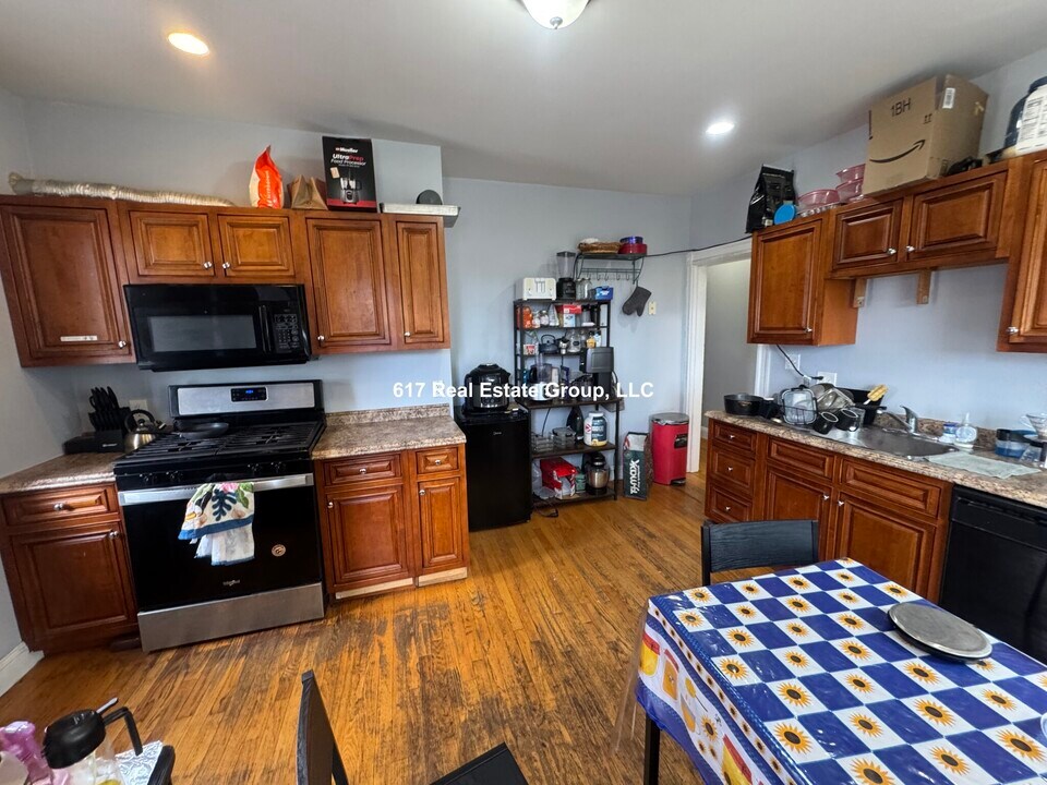29 Blaine St in Boston, MA - Building Photo