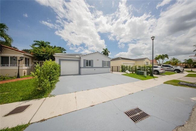 17079 SW 142nd Pl in Miami, FL - Building Photo - Building Photo