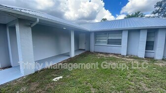 3041 Hoban Ave in Spring Hill, FL - Building Photo