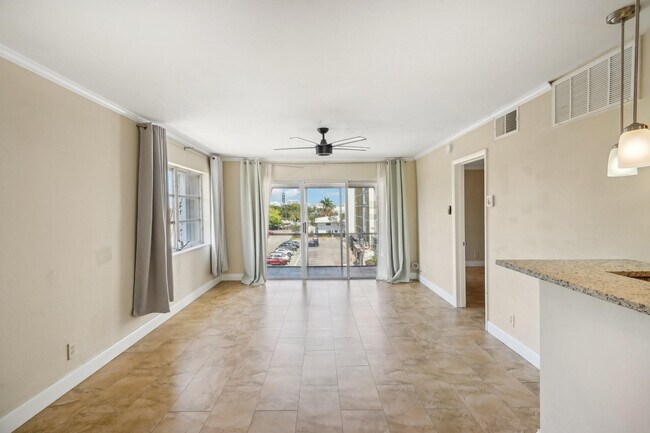 3040 NE 16th Ave in Oakland Park, FL - Building Photo - Building Photo