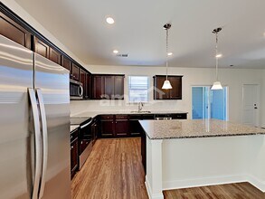 205 Stowe Rd in Belmont, NC - Foto de edificio - Building Photo