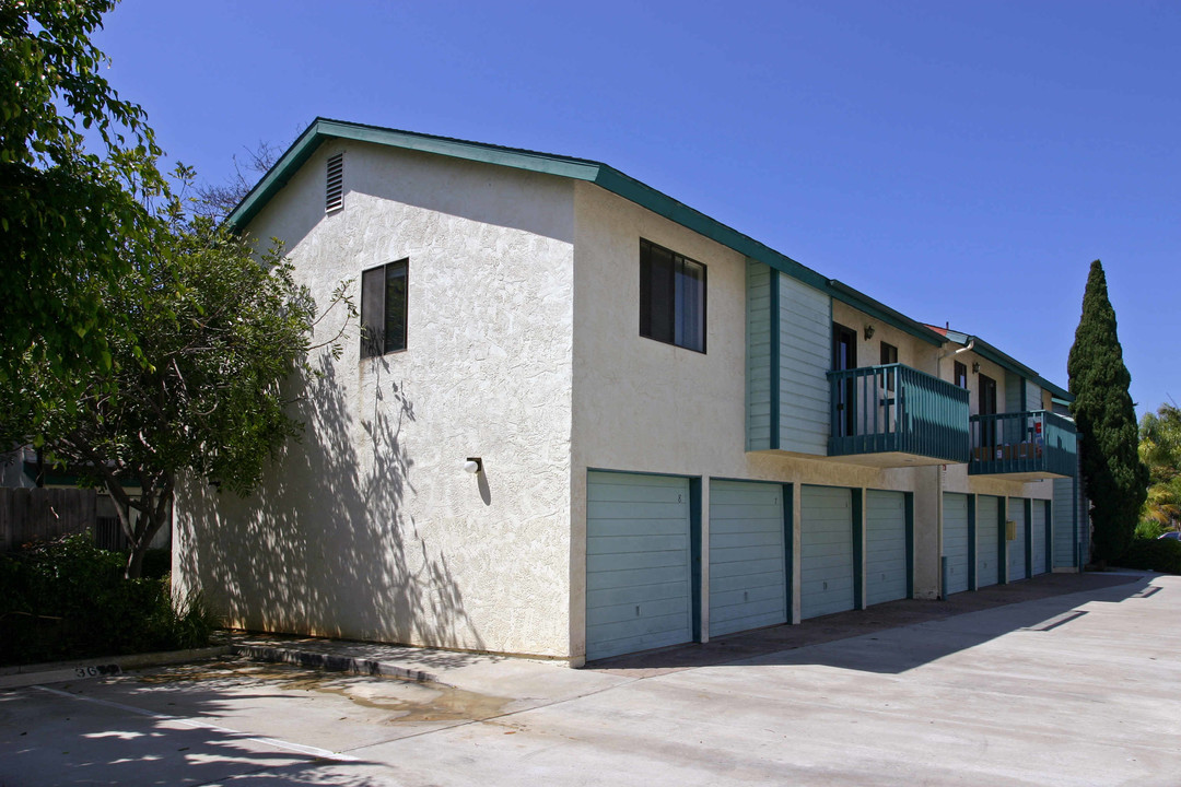 Villa Pacifica in Carlsbad, CA - Building Photo