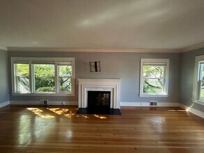 208 N Washington Ave in Centralia, WA - Building Photo - Building Photo