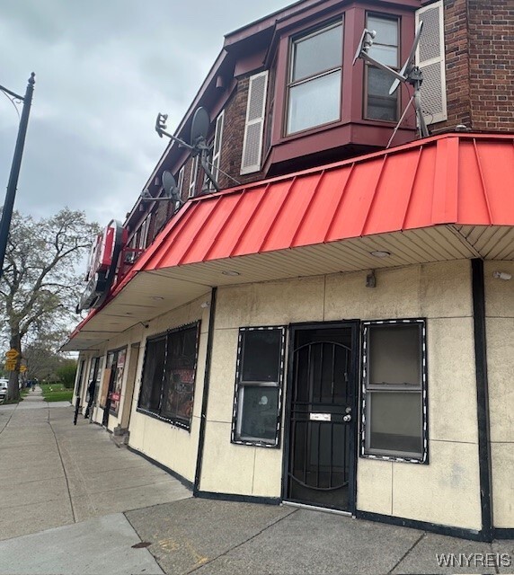 property at 3172 Main St