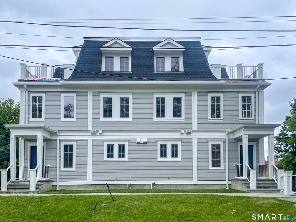 100 Truman St in Norwalk, CT - Building Photo