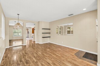 3635 Poppy Hill Way in Sacramento, CA - Building Photo - Building Photo