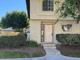 26162 Sanz in Mission Viejo, CA - Building Photo