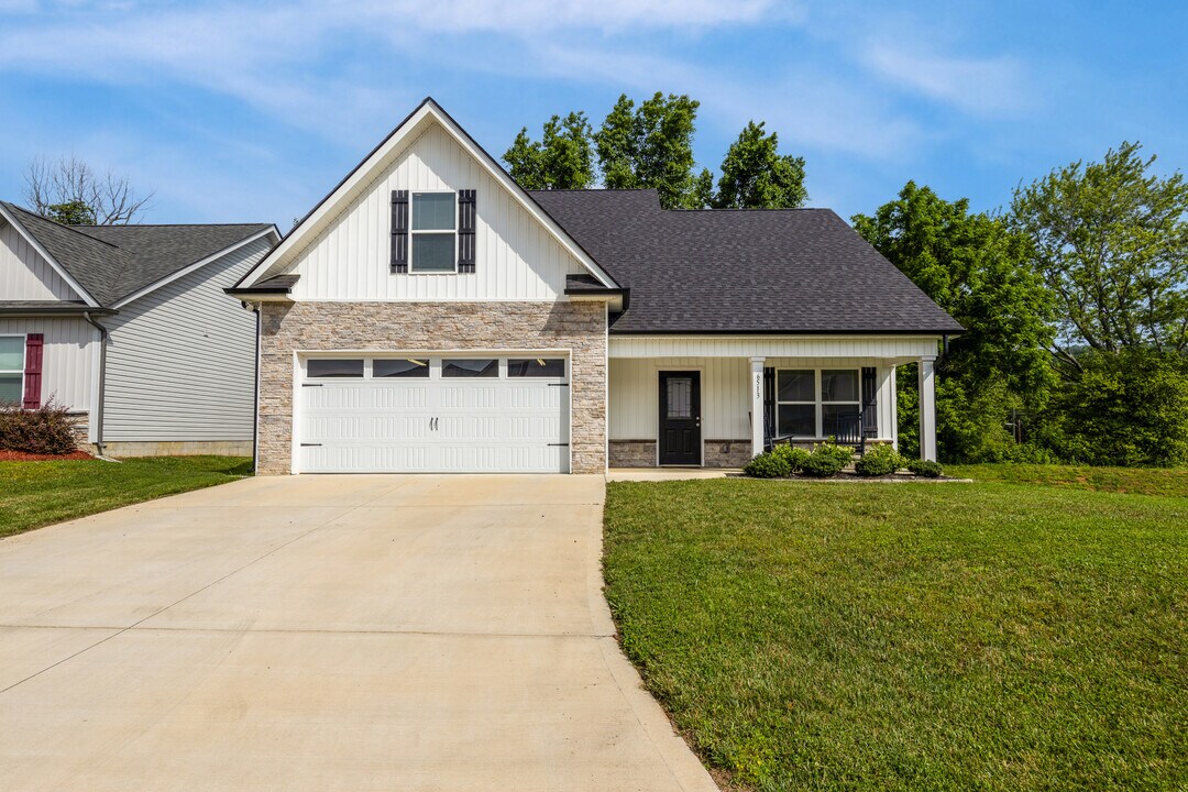 6513 Cara Cade Ln in Knoxville, TN - Building Photo