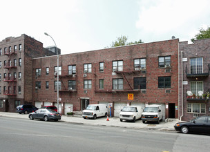 1545 White Plains Rd in Bronx, NY - Building Photo - Building Photo