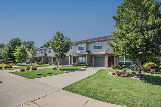 610 SW 5th St in Bentonville, AR - Building Photo - Building Photo