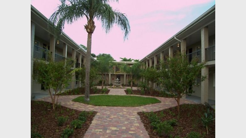 Keystone Courtyard Apartments in Tampa, FL - Foto de edificio