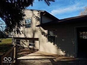 561 Boonesboro Rd in Greenwood, IN - Building Photo - Building Photo