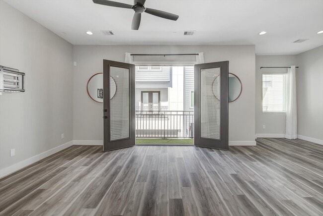 property at 1329 Buescher Dr