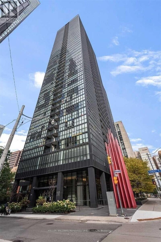110 Charles St E in Toronto, ON - Building Photo - Building Photo