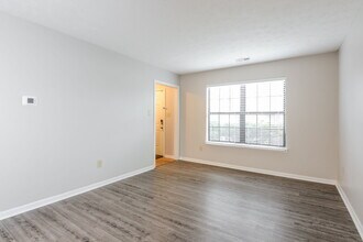 9124 Lansburgh Ct in Indianapolis, IN - Building Photo - Building Photo