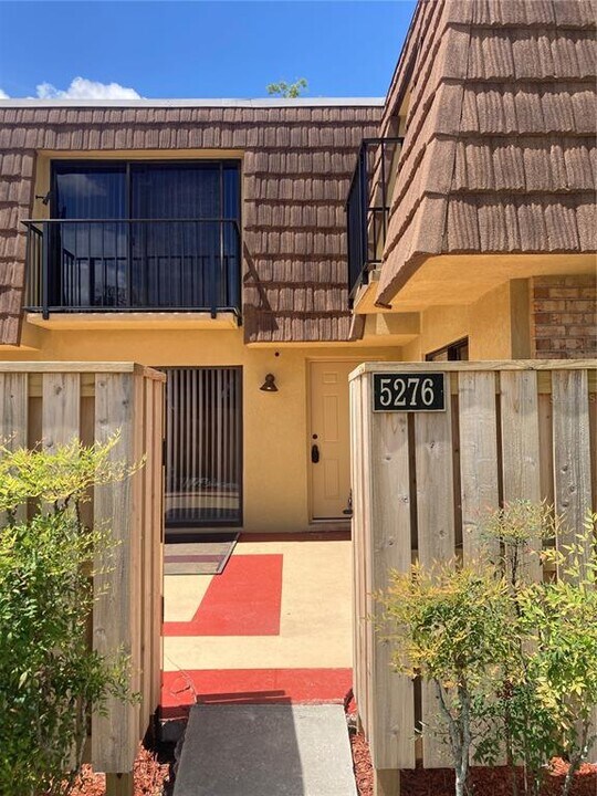 5276 Brook Ct in Orlando, FL - Building Photo