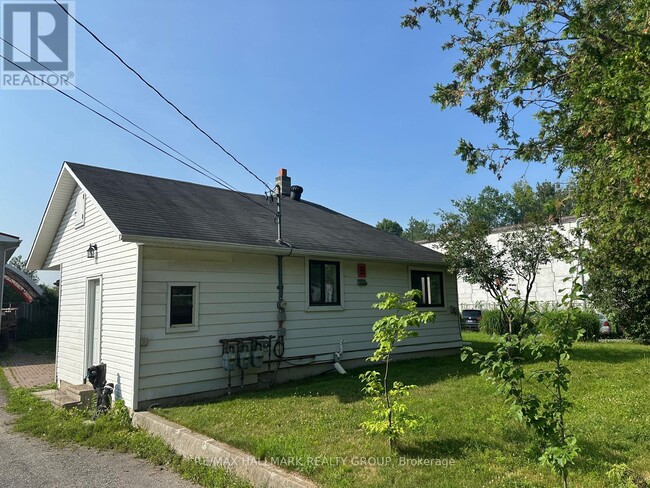 property at 2440 Leitrim Rd