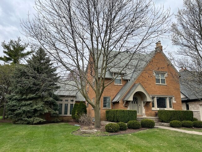 182 S Kenmore Ave in Elmhurst, IL - Building Photo - Building Photo