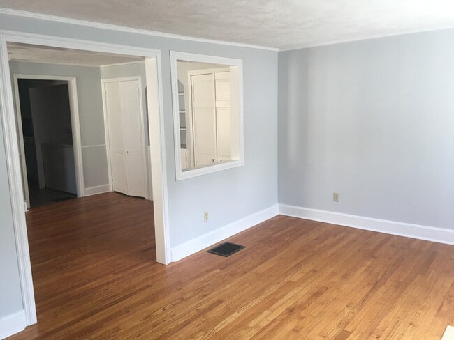 135 W Mohawk St in Oswego, NY - Building Photo - Building Photo