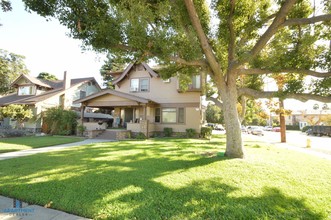 310 E Alvarado St in Pomona, CA - Foto de edificio - Building Photo