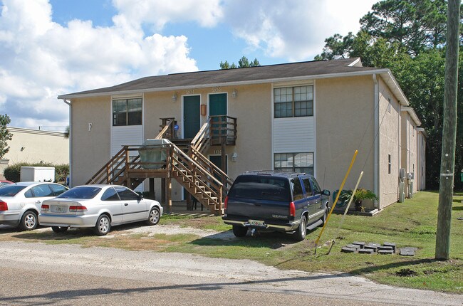 Palm Cove Apartments in Lynn Haven, FL - Building Photo - Building Photo