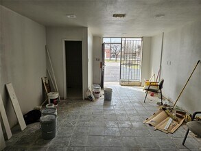 2116 Lockwood Dr in Houston, TX - Building Photo - Building Photo