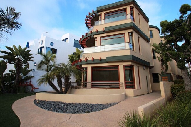 property at 5431 La Jolla Blvd