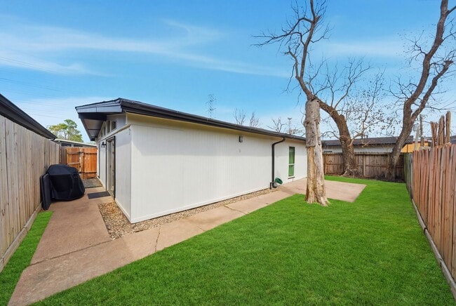 4102 Sherwood Ln in Houston, TX - Building Photo - Building Photo