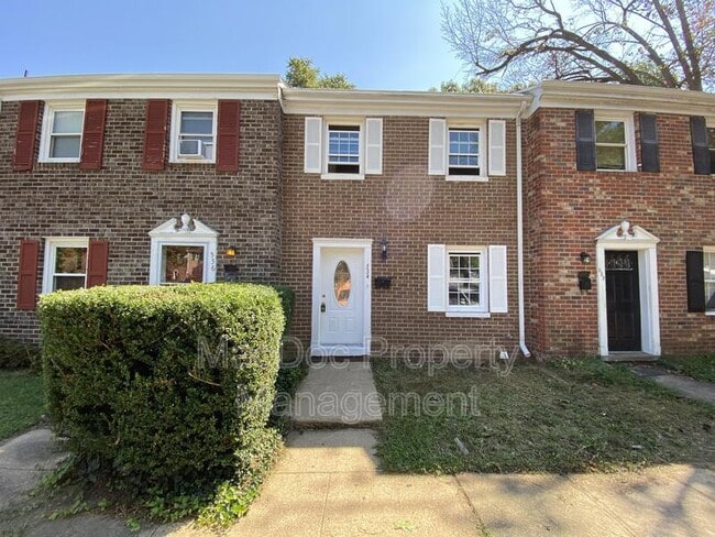 534 Olde Greenwich Cir in Fredericksburg, VA - Building Photo - Building Photo